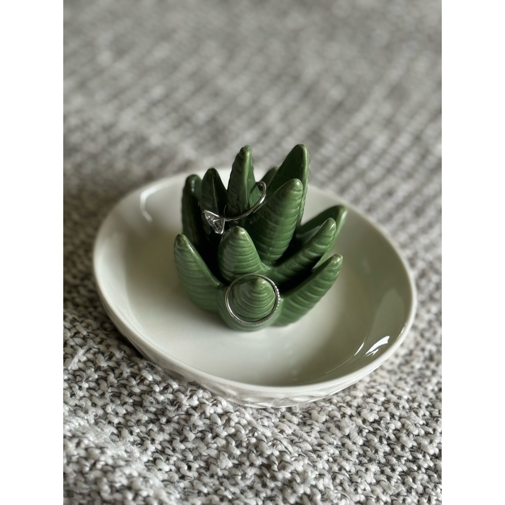 Succulent Ring Holder